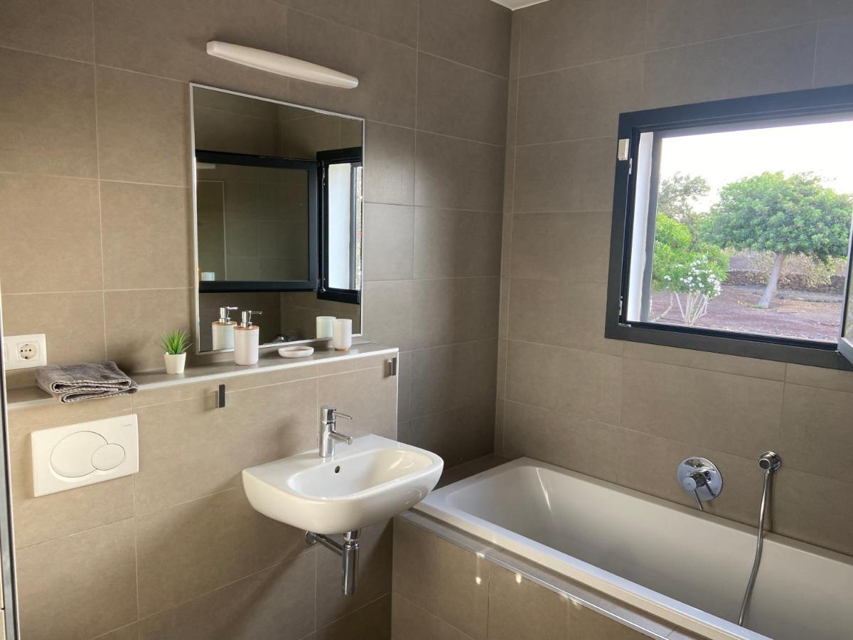 Heated & Shared Pool Villa Matriana 36A, North Shore Villas Lajares Exterior photo